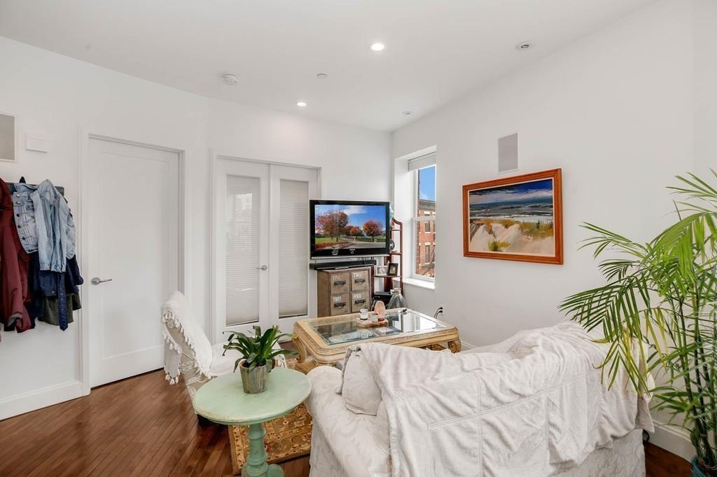 44 Snow Hill St, #5