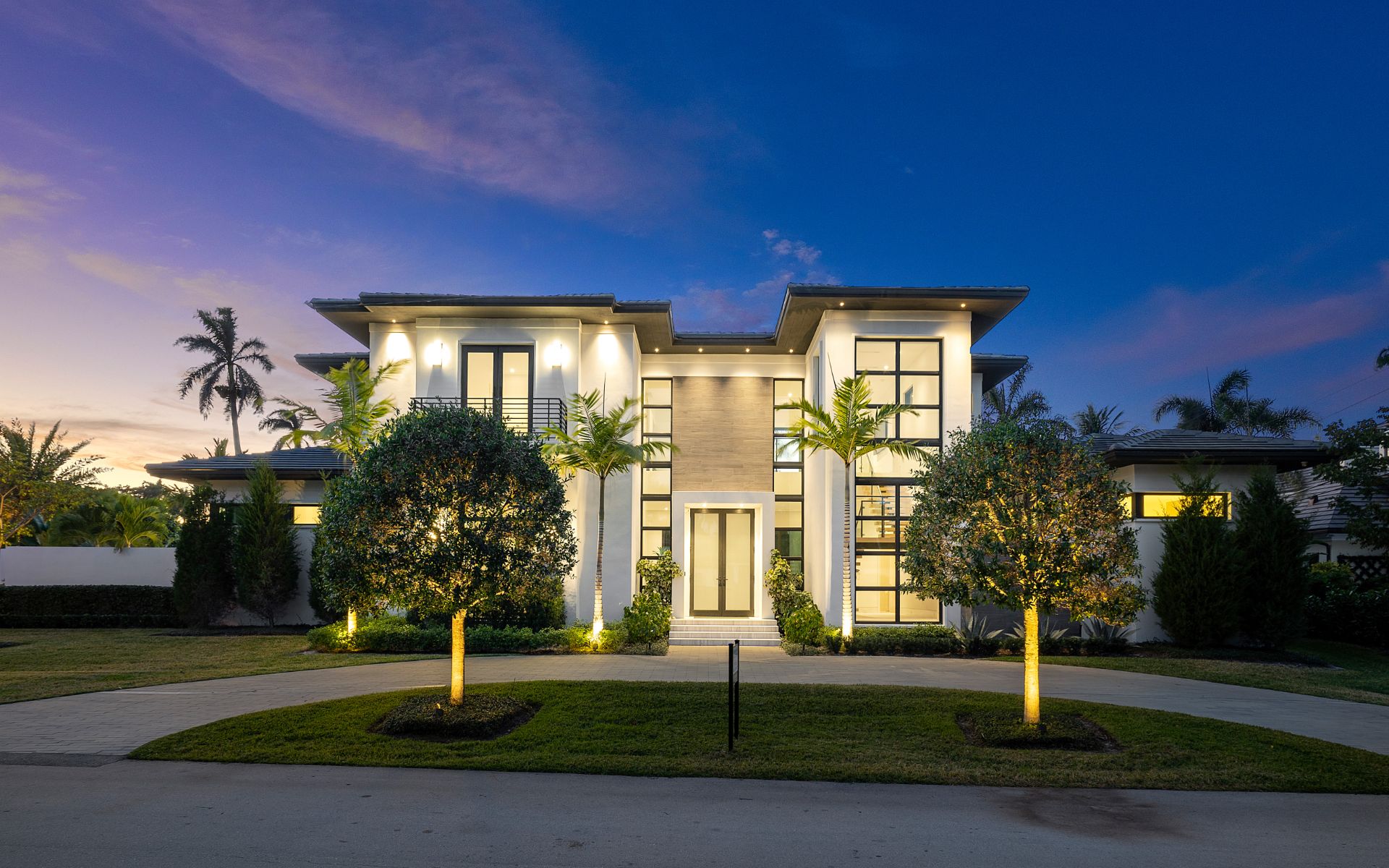 800 Seagate Dr