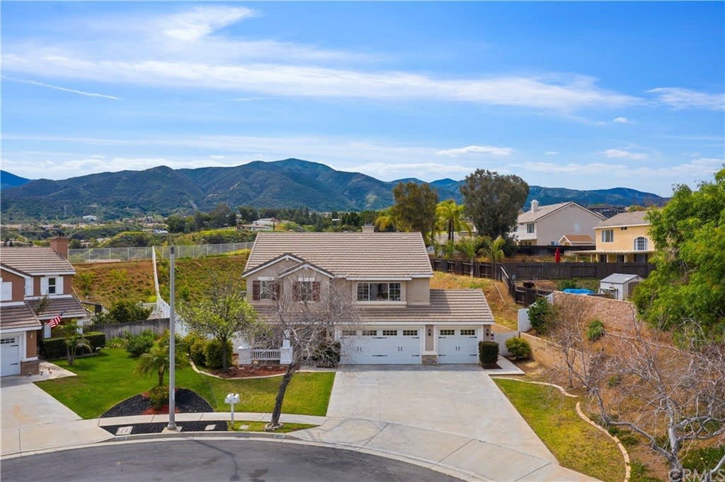 3800 Cathedral Circle