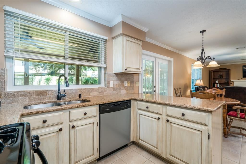 8123 SUNNY RIDGE DRIVE