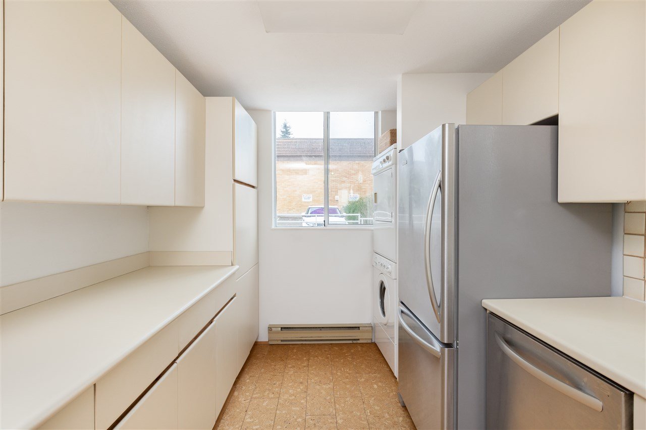 200-1819 Bellevue Ave