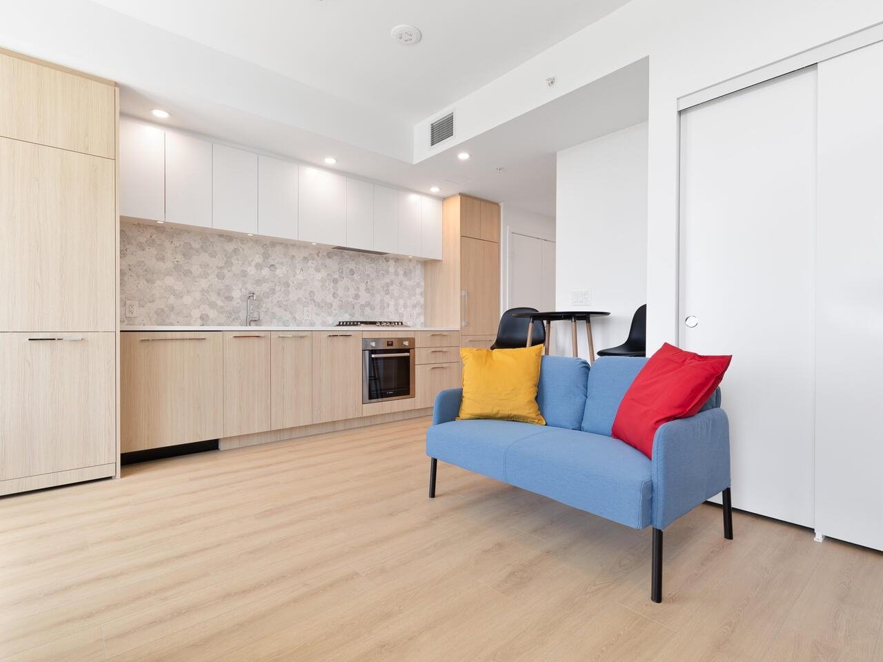303-2425 Alpha Ave