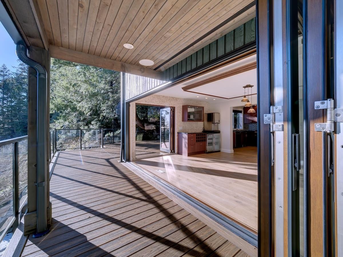 5851 Marine Dr