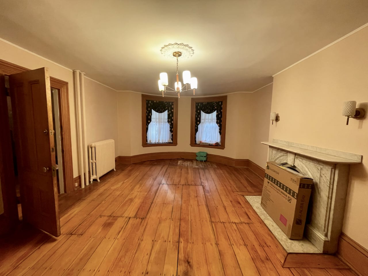 Unique Upton Street 2 bed w/ Deck, Laundry & Parking ! Available October! Utils Included! 
