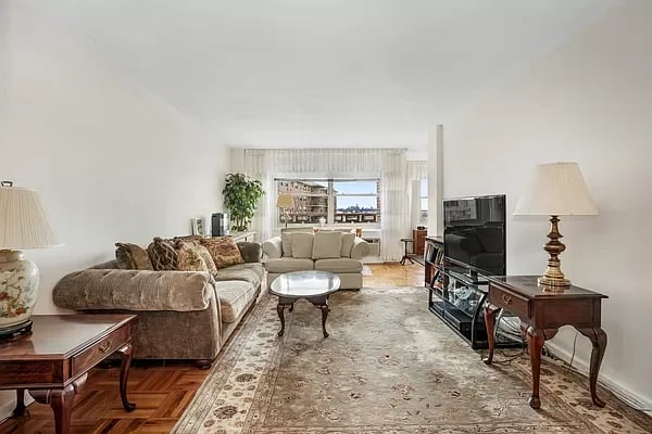 1311 Brightwater Avenue Unit: 18B