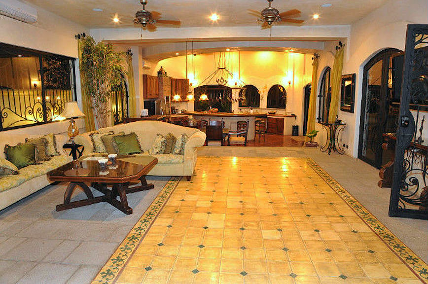 Colonial Luxury Rental Villa, Jaco, Puntarenas