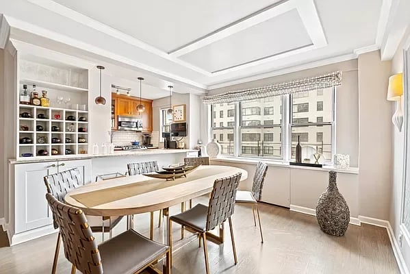 174 East 74th Street Unit: 11EF