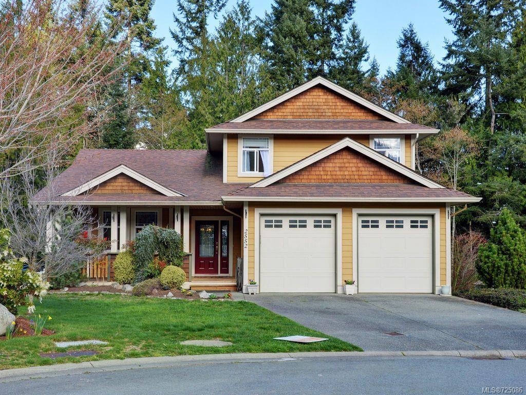 2552 Kinnoull Cres