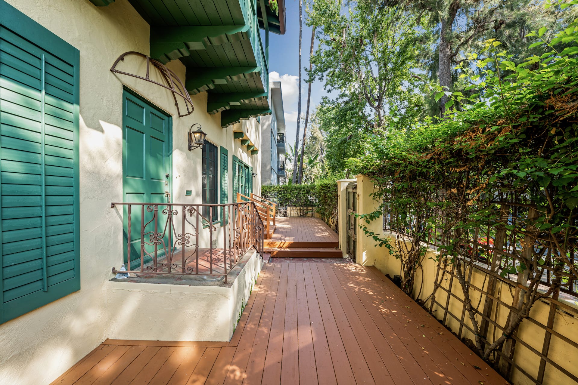 9027 Alden Dr, West Hollywood Adjacent