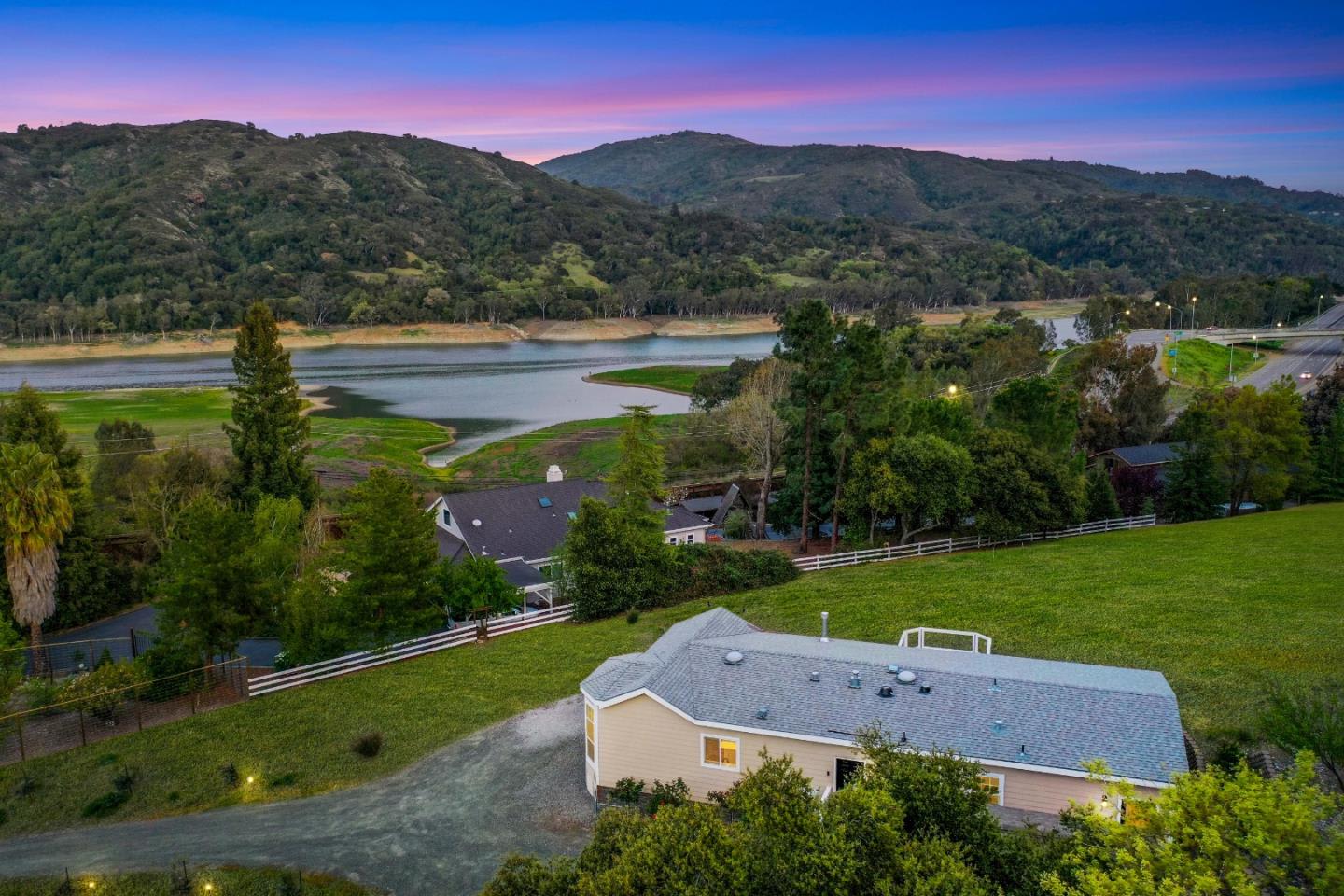 18260 Lakeview Ct Los Gatos, CA 95033