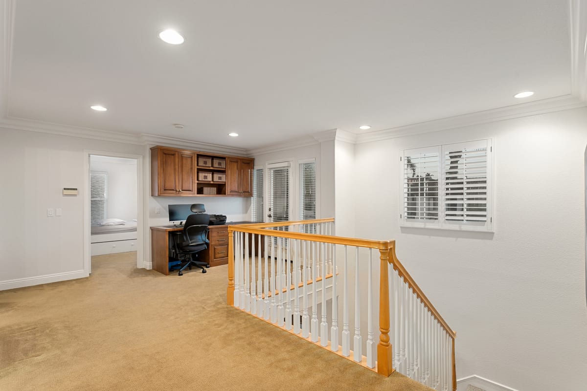 5260 Beachcomber Ct.