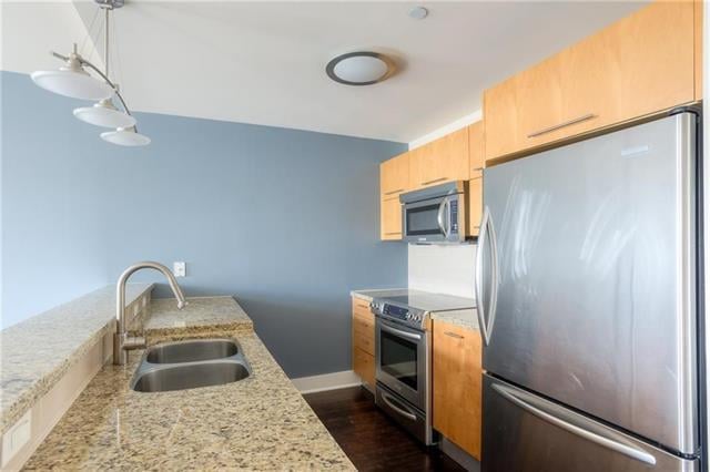 603 Davis St, #611