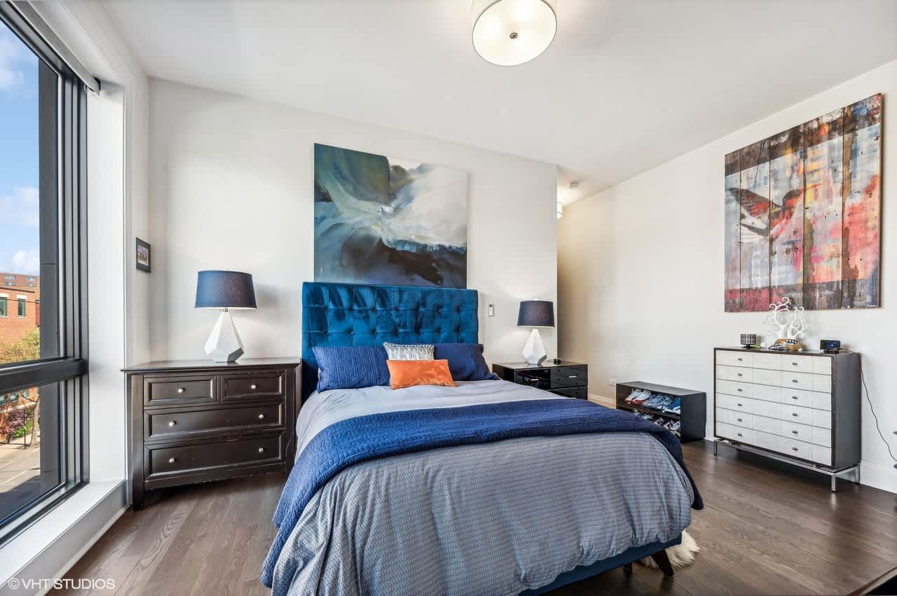 1110 W Schubert