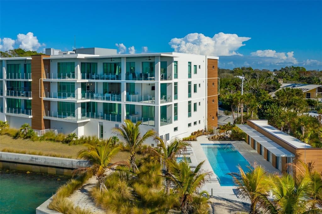 4750 Ocean Blvd, #202