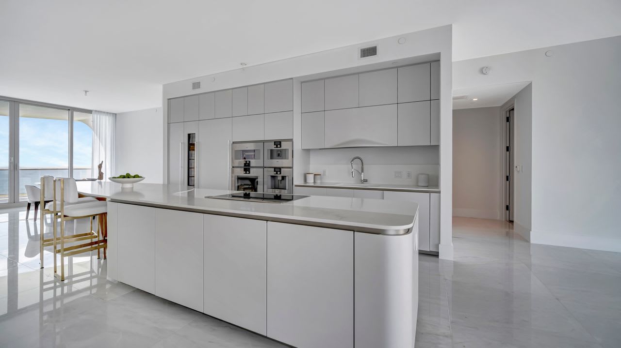 16901 Collins Ave, #5303