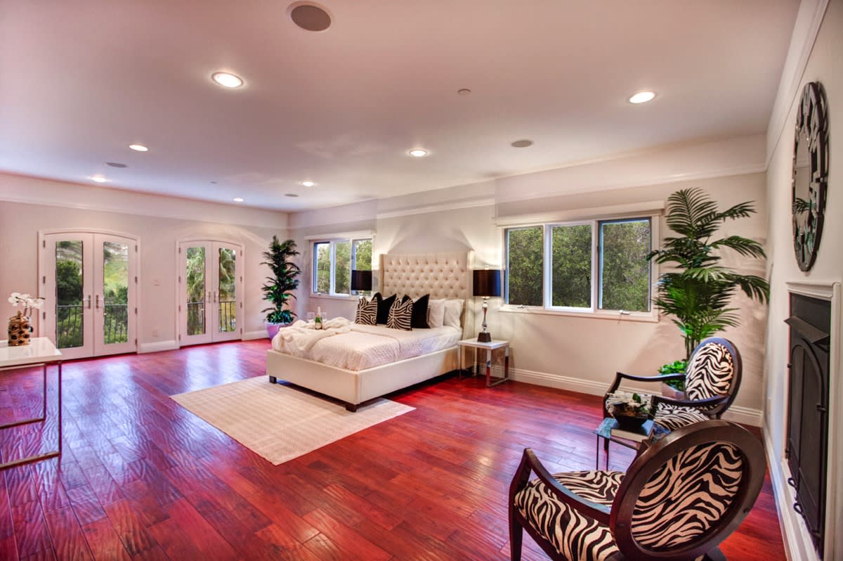 4156 Sunswept Dr, Studio City, CA.