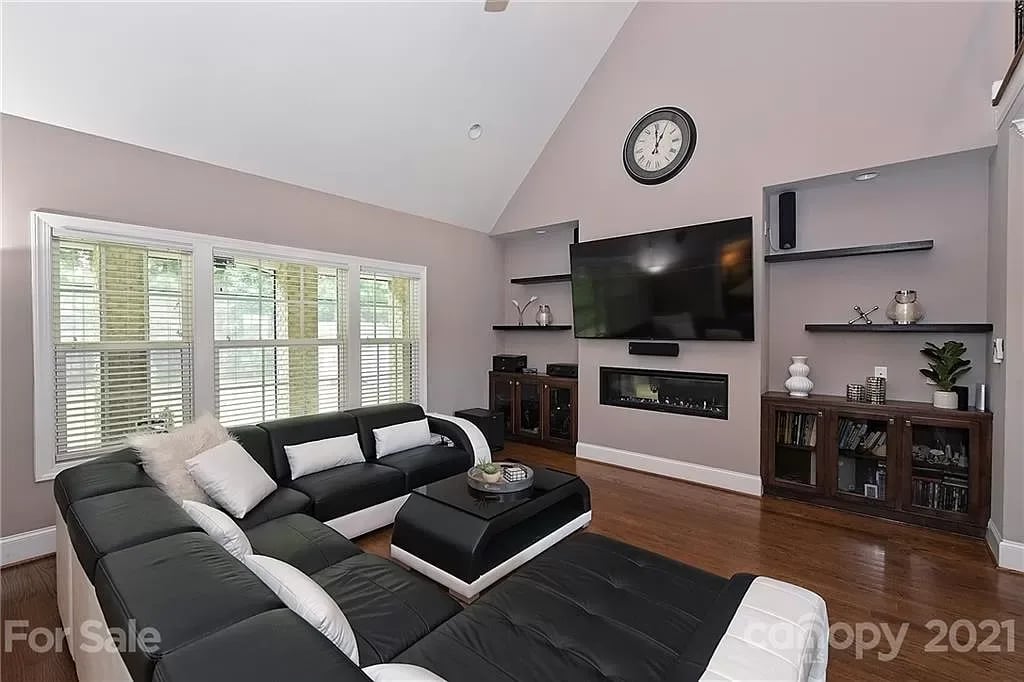111 Ketch Ct