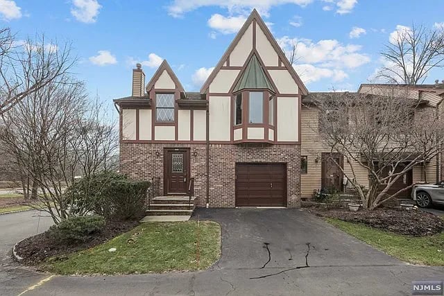 132 N Kinderkamack Rd APT E