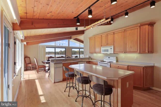 235 Great Neck Rd