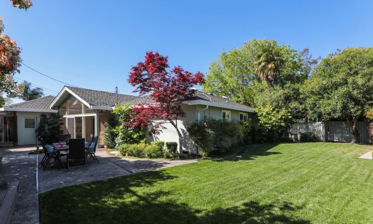 1211 Avalon Dr