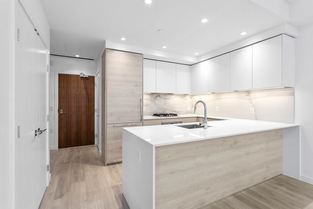 680 Quayside Drive 3205, New Westminster
