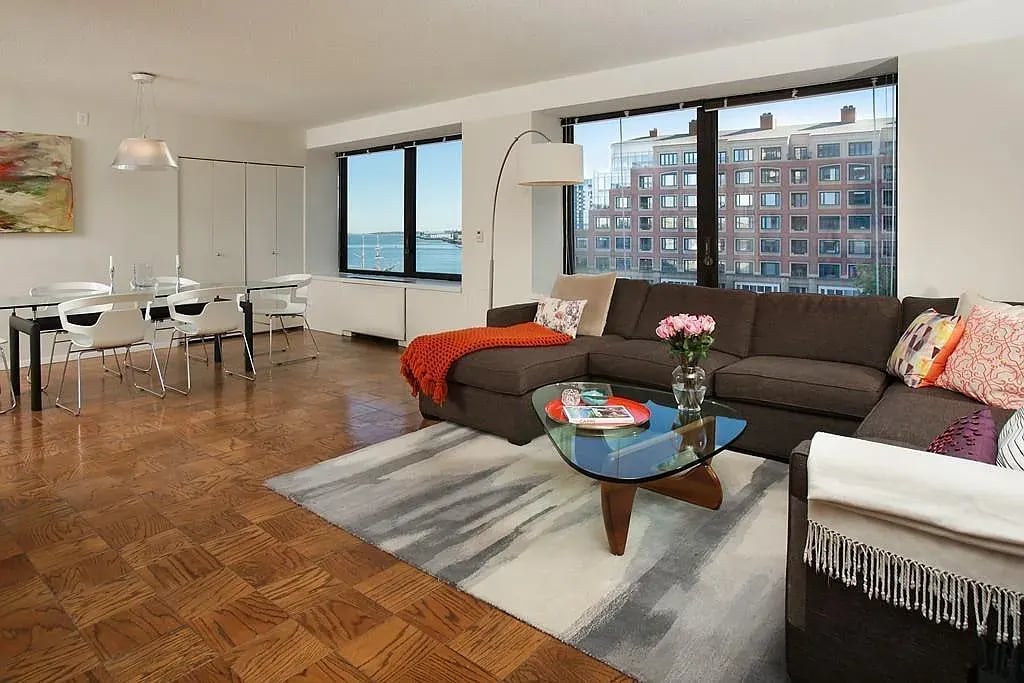 85 E India Row, Apt 4F