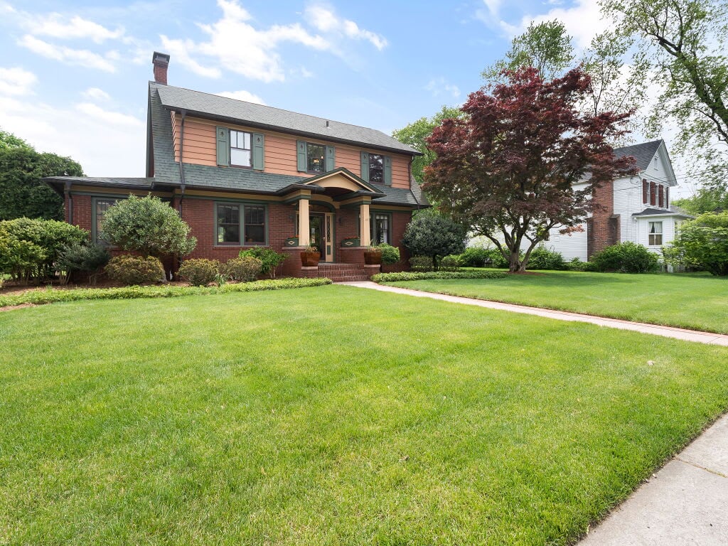 25 Pascack Rd