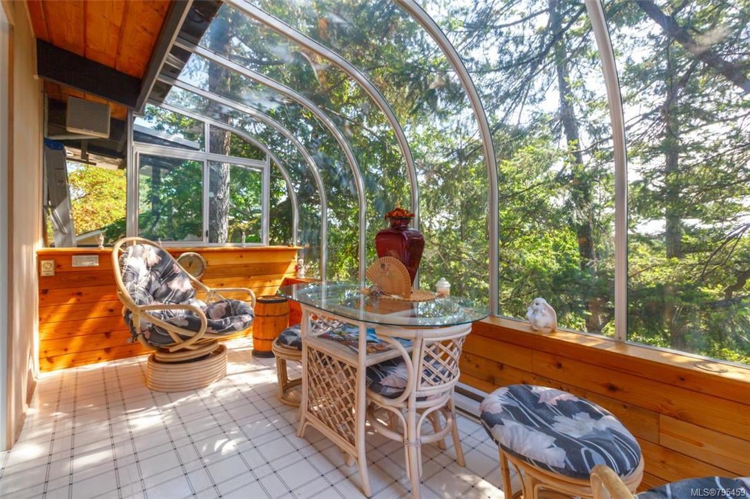 71 Flury Hts, View Royal