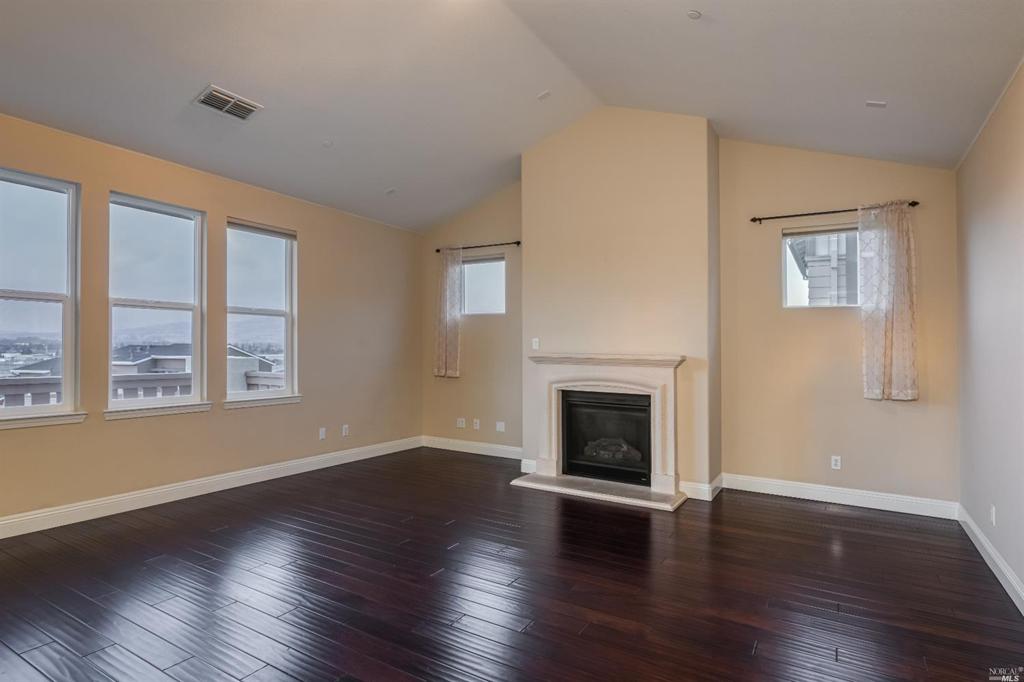221 Jacquelyn Ln