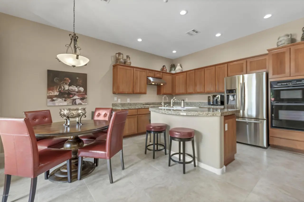 7289 E Del Acero Dr