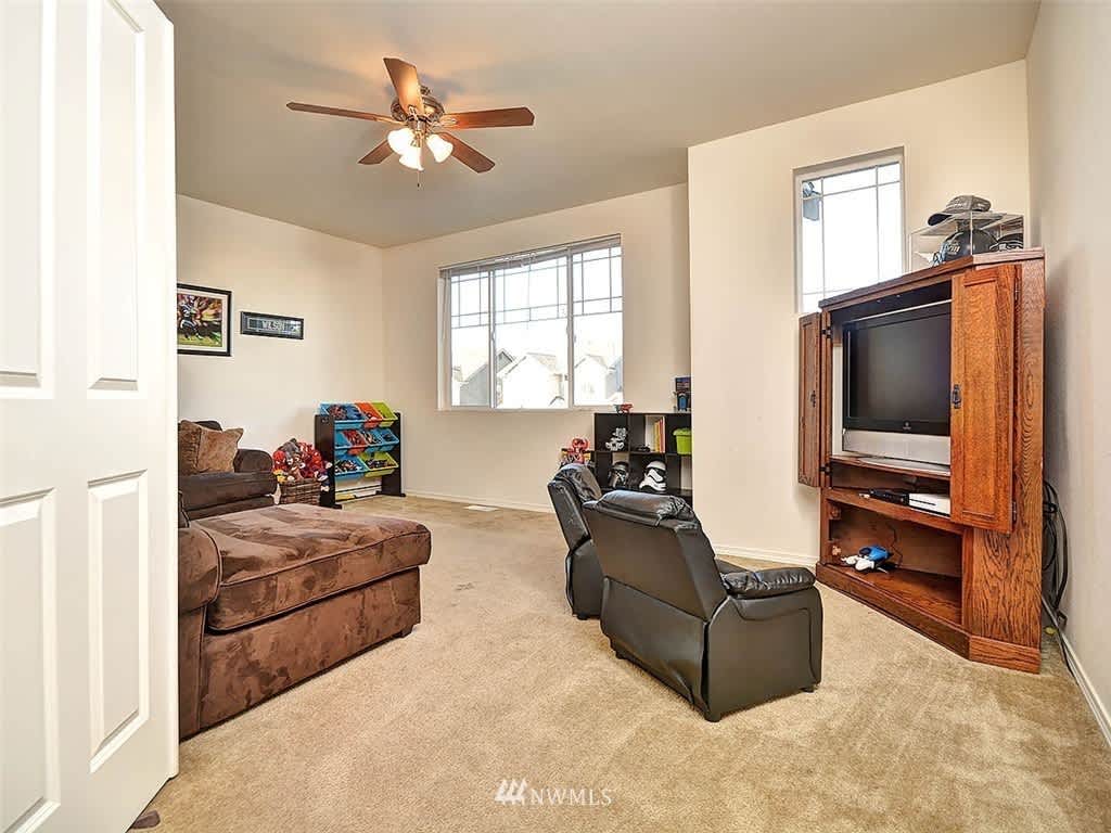7112 39th Pl NE