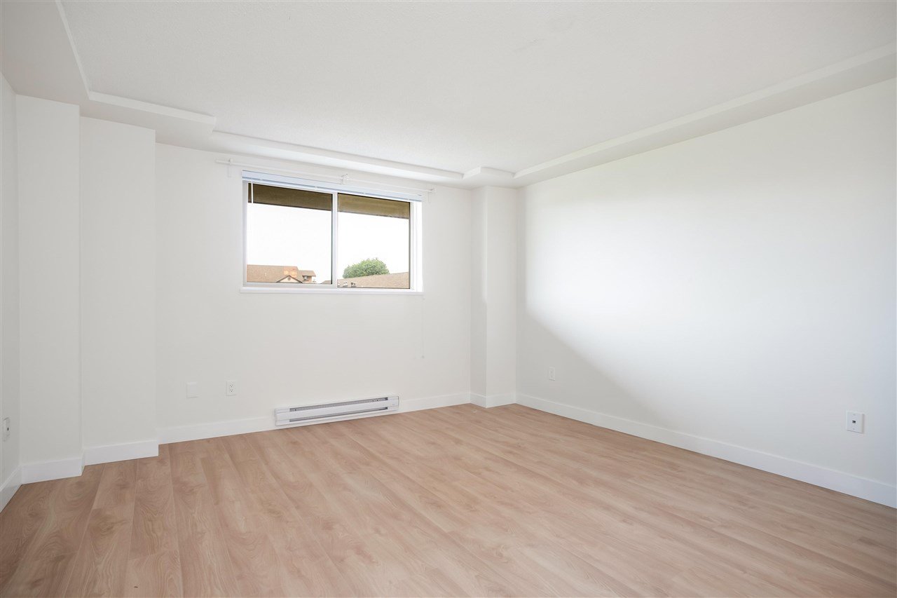 B401-4821 53 St