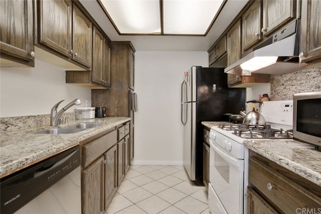 77 N Michigan Ave, #11