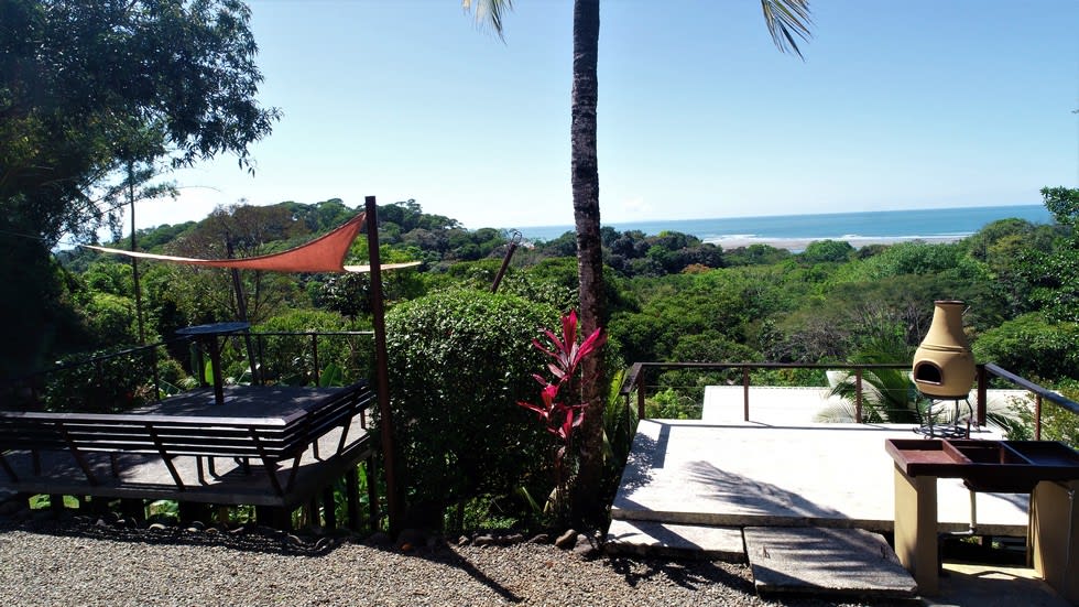 Home with White Water Views and Easy Access in Ojochal