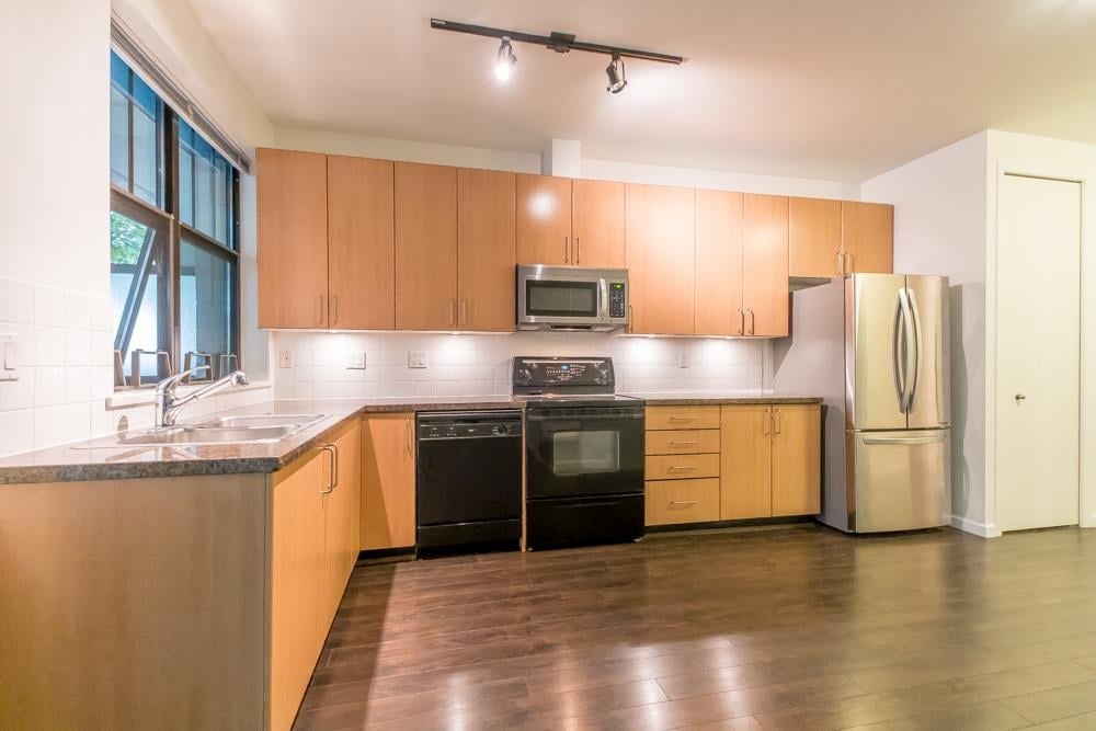101-2065 W 12th Avenue, Vancouver