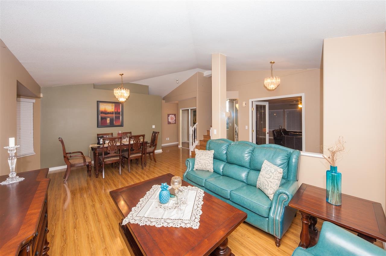 3329 Rosalie Ct