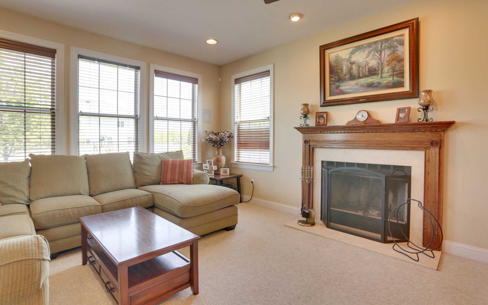 8 SHOREHAM CT