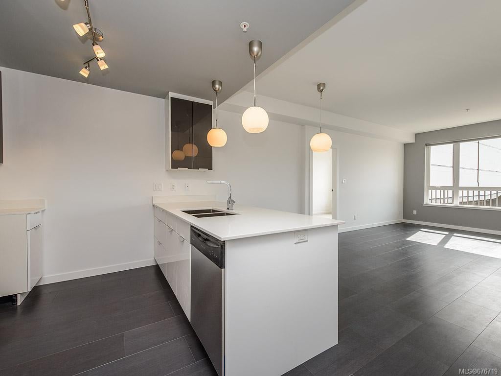 221-2871 Jacklin Rd