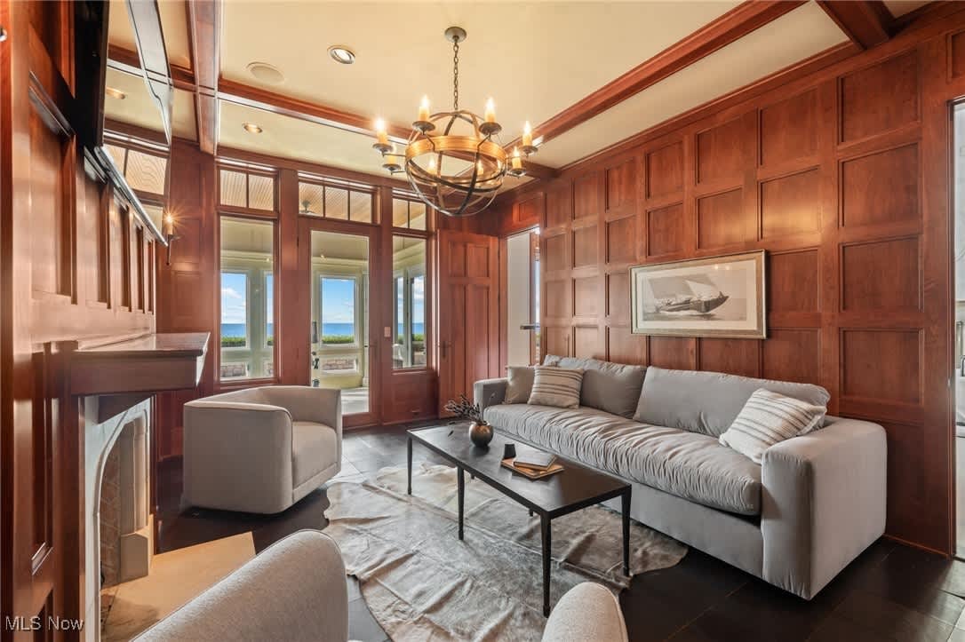 14 Colony Ln