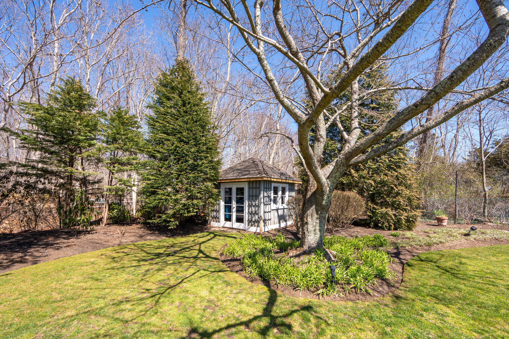A Sleek, Updated Modern in the Heart of Hamptons Horse & Farm Country