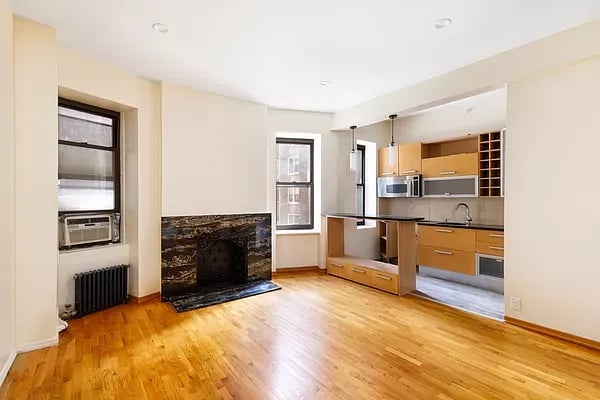 342 West 56th Street Unit: 4D