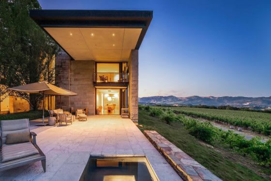 Inside a Chic Contemporary on the Outskirts of Wine Country