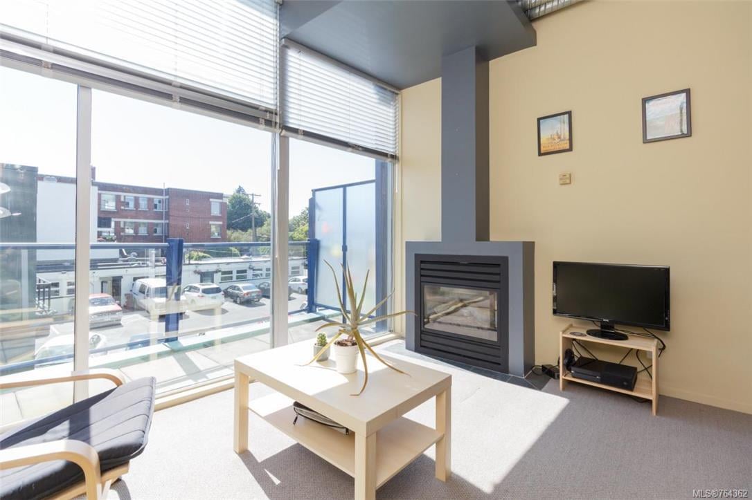 207-1061 Fort St
