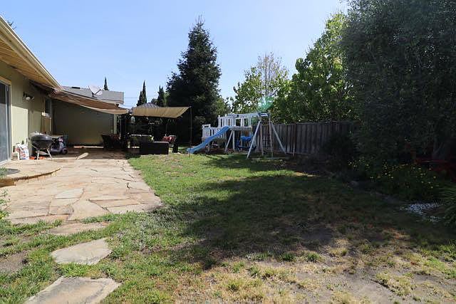 20271 Portola Dr