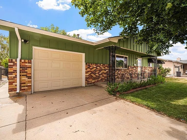 19 Cornell Cir
