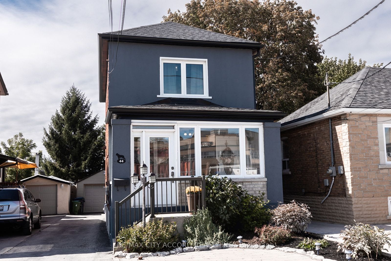 44 Bicknell Ave