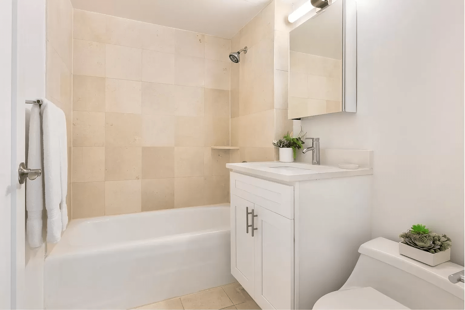 308 E 38th Street Unit: 14E
