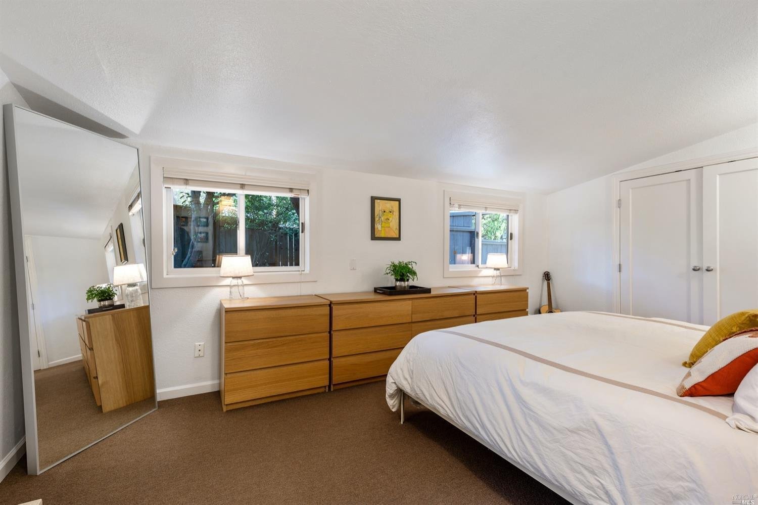 2 Cedarwood Ln