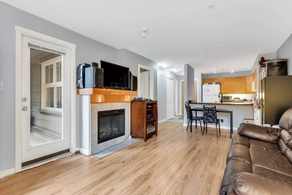 218-808 Sangster Pl