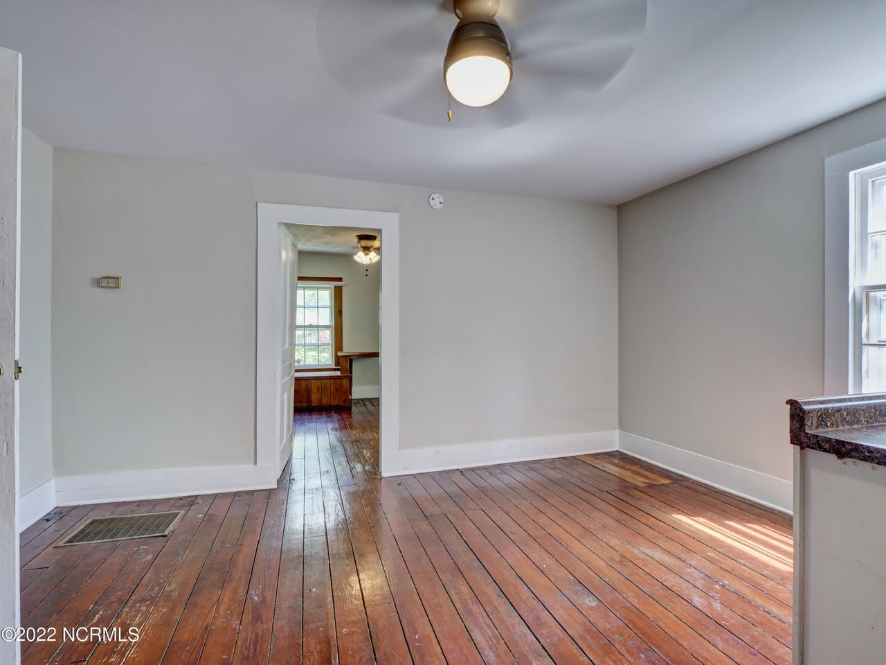 215 S 2nd St